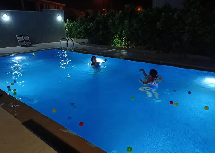 Far Life Hotel