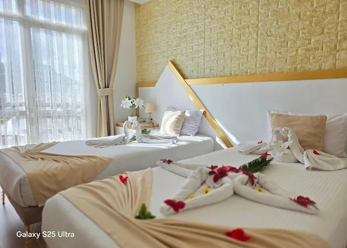 Far Life Hotel