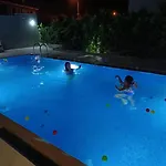 Far Life Hotel