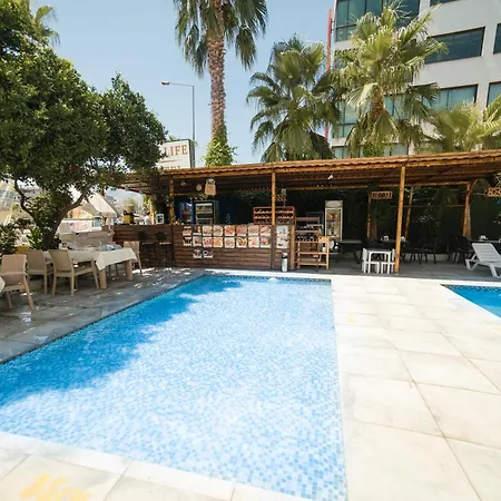 Hotel Far Life
