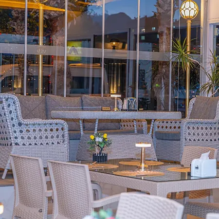 Far Life Hotel 3*