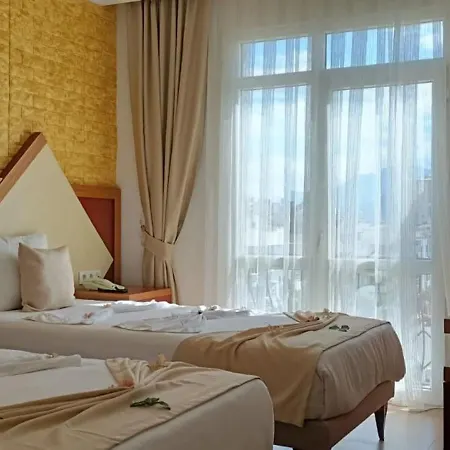 Hotel Far Life
